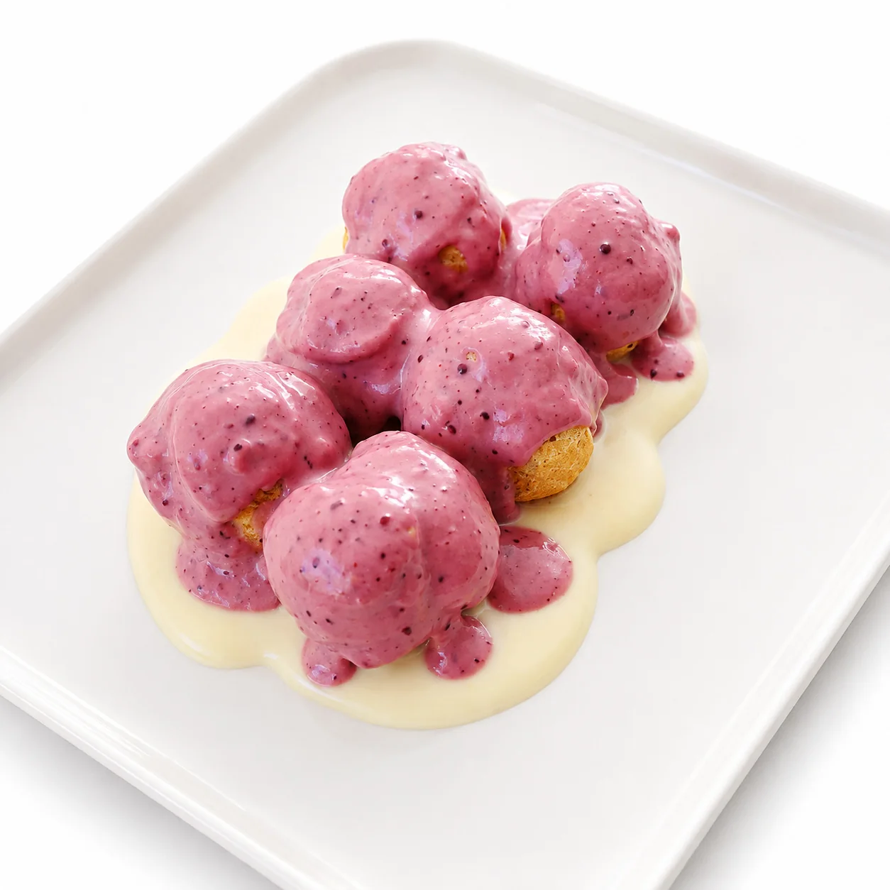 Orman Meyveli Profiterol